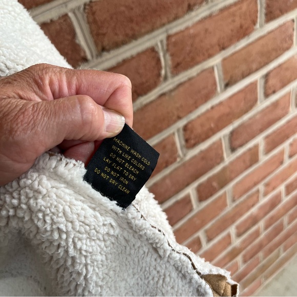 Faux suede sherpa style vest. 1X - Picture 6 of 9